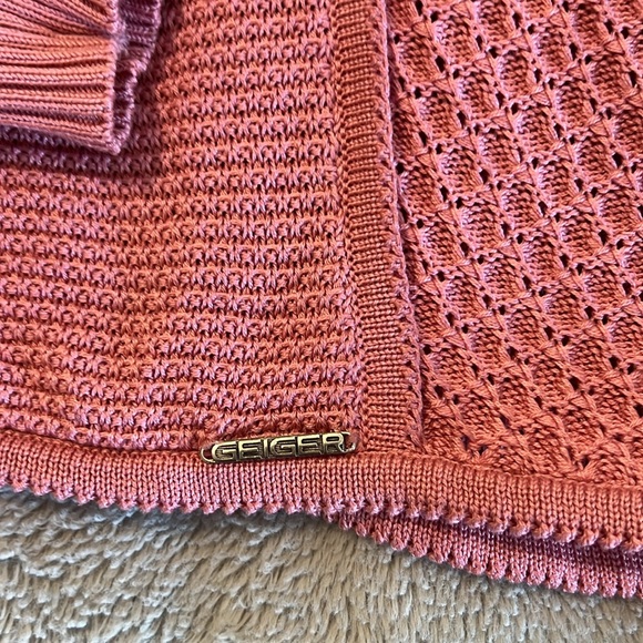Geiger Pink sweater - Picture 5 of 6